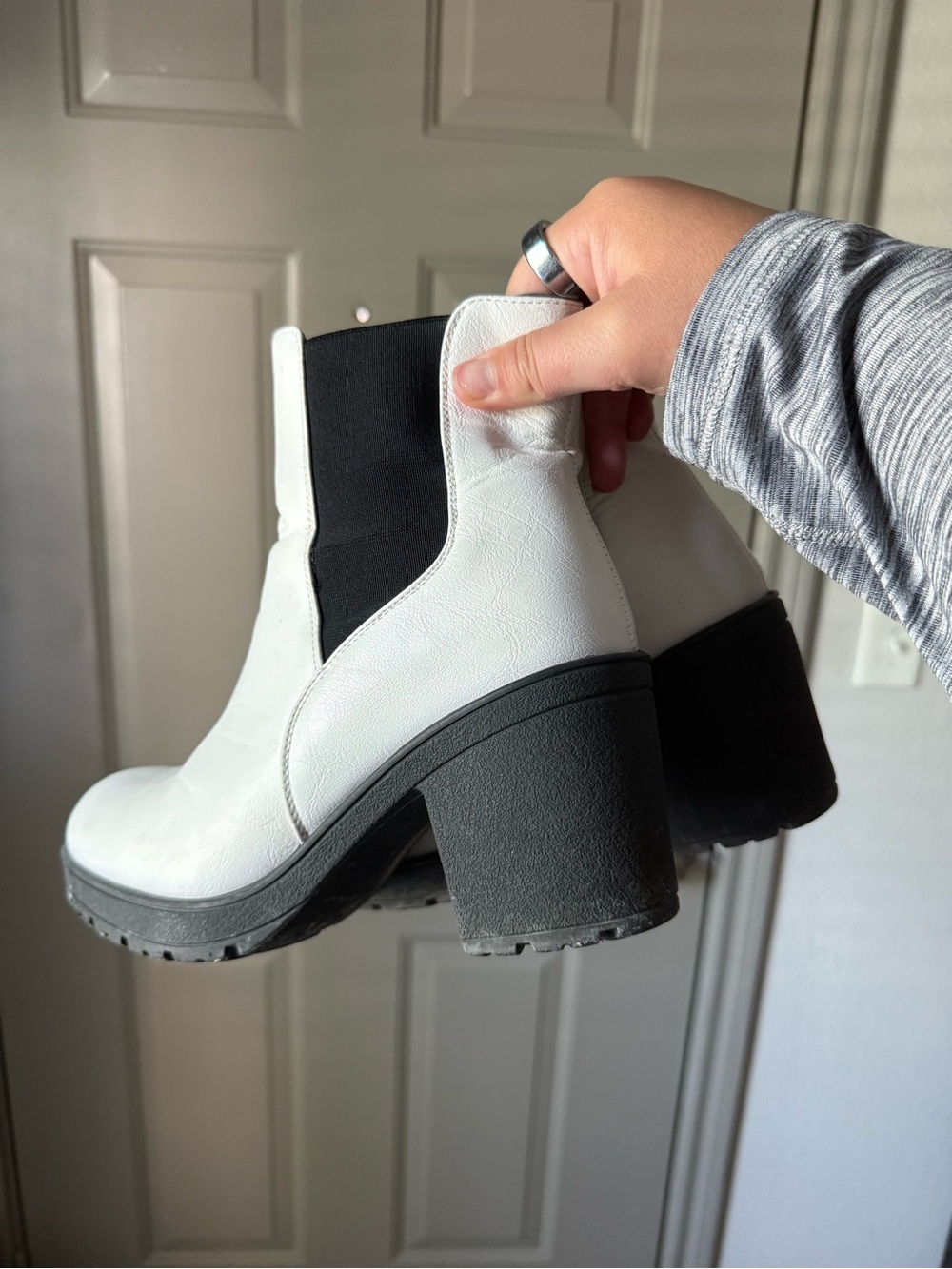Forever 21 White and Black Chelsea Block Heel Ankle Boots